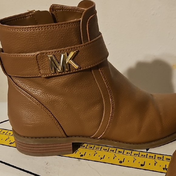 Michael Kors Tan Leather Ankle Boots - Picture 1 of 4